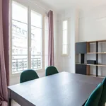 Appartement de 550 m² avec 1 chambre(s) en location à Paris