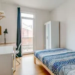 Rent a room of 100 m² in lisbon