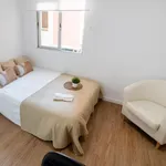 Rent 4 bedroom apartment in Valencia