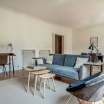 Appartement de 976 m² avec 2 chambre(s) en location à Paris