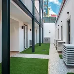 Rent 4 bedroom apartment of 43 m² in Lisboa