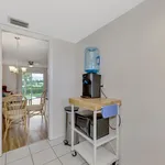 Rent 1 bedroom apartment of 62 m² in Sarasota