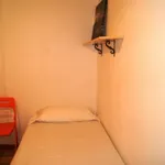 Rent 4 bedroom apartment in Barcelona