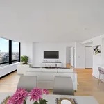 Rent 3 bedroom apartment of 162 m² in Manhattan