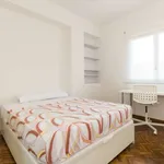 Rent a room of 160 m² in madrid