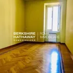 Rent 5 bedroom apartment of 210 m² in Roma