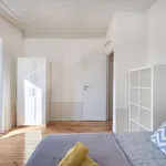 Rent a room of 150 m² in lisbon