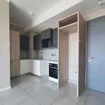 Rent 2 bedroom apartment of 6421 m² in Pretoria