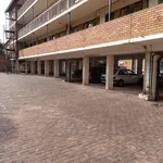 Rent 2 bedroom apartment in Roodepoort