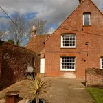 Rent 5 bedroom house in Canterbury