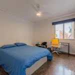 Rent a room of 135 m² in valencia