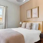 Rent 2 bedroom apartment of 50 m² in Lisbon