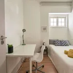 Rent a room in lisbon