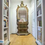 Rent 5 bedroom apartment of 185 m² in Rome