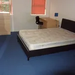 Rent 3 bedroom flat in West Midlands