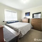 Rent 3 bedroom house of 95 m² in  South Tamworth NSW 2340                        