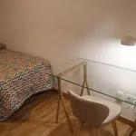 Rent 5 bedroom apartment of 75 m² in Seville