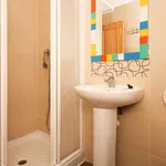 Rent 16 bedroom apartment in Granada