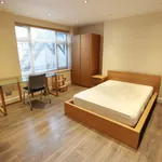 Rent 4 bedroom apartment in London