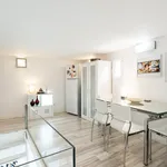 Rent 4 bedroom apartment of 55 m² in Madrid