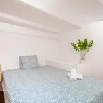 Rent 4 bedroom apartment in Barcelona