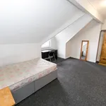 Rent 6 bedroom house in Leeds