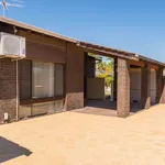 Rent 5 bedroom house in Hillarys