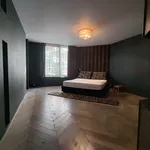 Huur 1 slaapkamer appartement van 807 m² in Brussels