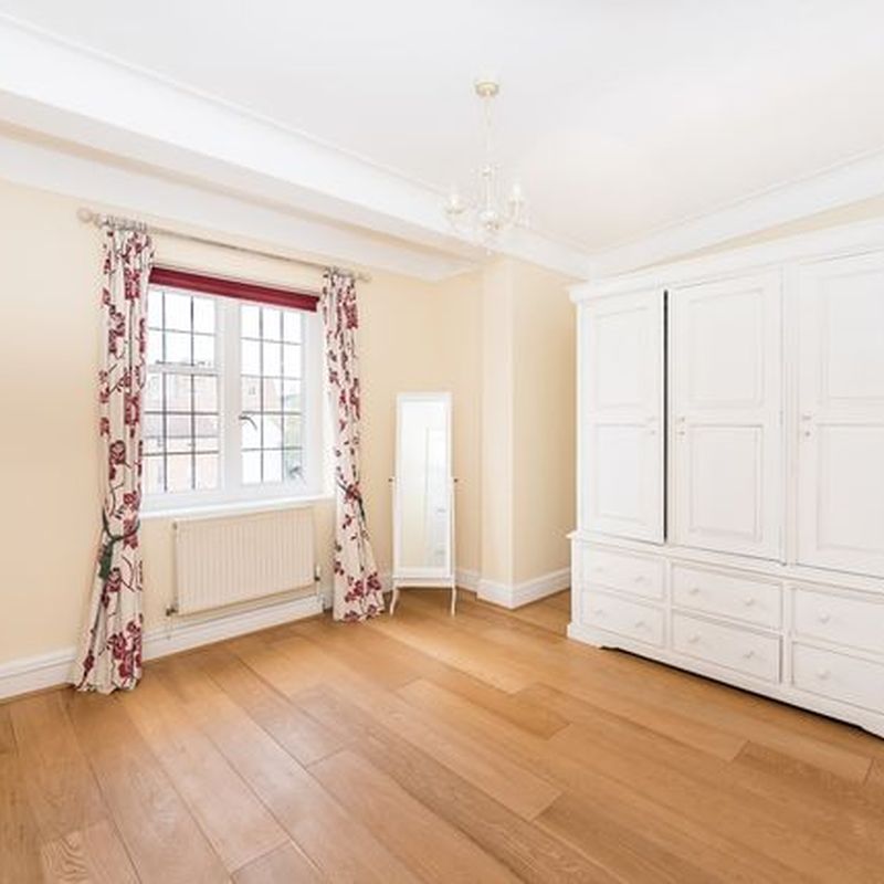 Flat to rent in Little Green, Richmond TW9