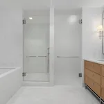 Rent 4 bedroom apartment of 217 m² in New York