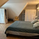 Maison de 1600 m² avec 5 chambre(s) en location à Floreffe