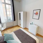  appartement avec 4 chambre(s) en location à Paris