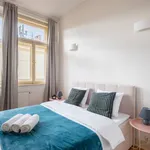 Pronajměte si 3 ložnic/e byt o rozloze 96 m² v Prague