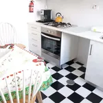 Rent 4 bedroom apartment of 50 m² in Lisboa