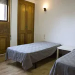 Rent a room of 280 m² in Madrid