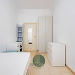 Rent 3 bedroom apartment of 90 m² in Milan