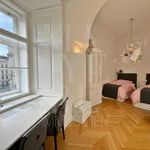 Miete 4 Schlafzimmer wohnung von 160 m² in Wien