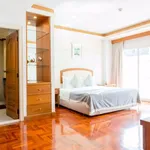 Rent 2 bedroom apartment of 200 m² in Bangkok