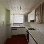 Rent 3 bedroom flat in East Midlands