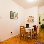 Rent 3 bedroom apartment in Williamsburg