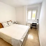 Rent a room of 125 m² in valencia