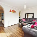 Rent 3 bedroom flat in Epsom and Ewell