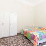 Rent a room of 300 m² in granada