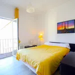 Rent a room of 100 m² in valencia