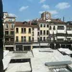 Rent 5 bedroom apartment of 210 m² in Padova