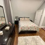 Rent 3 bedroom house in Toronto (East End-Danforth)