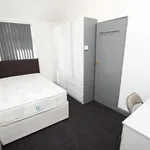 Rent 3 bedroom apartment in West Midlands