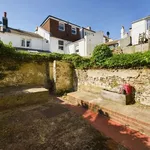 Rent 6 bedroom house in South East England