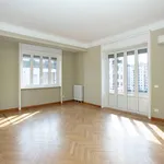 Rent 3 bedroom apartment of 120 m² in Milan