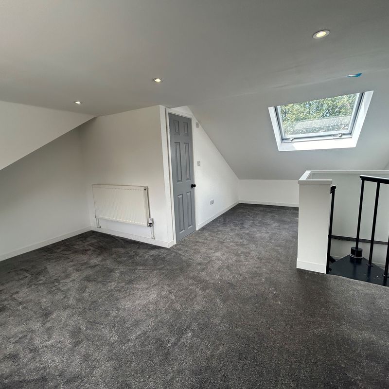 3 bedroom property to let in Chestnut Avenue S21 - £1,200 pcm Wicken Green Village